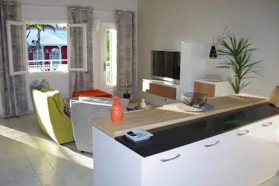 Image de Appartement Tres Bien Equipe Et Idealement Situe A Saint-Francois