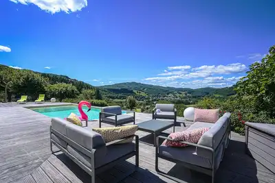 Image de Villa 5 étoiles avec piscine chauffée vue panoramique  Gîte Exception Aveyron