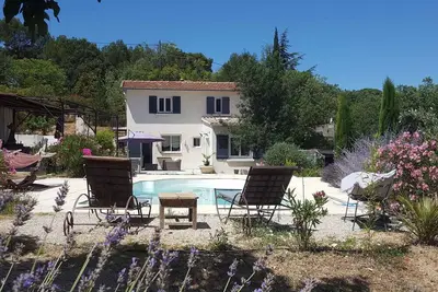 Villa dans la nature et à proximité du centre ville d'Aix-en-Provence