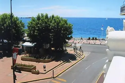 Image de Superb F2 en frond de mer, vue imprenable, centre ville, classé 4 étoiles, wifi