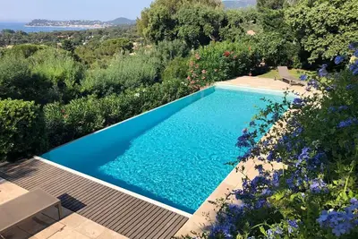 Image de Très belle villa vue mer, Piscine à débordement