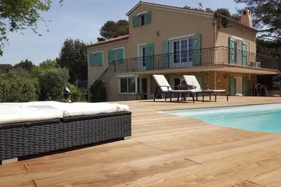 Image de Le brusc - villa de charme avec piscine à 300m du port et plage