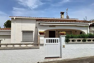 Maison avec piscine communautaire pour 5 à 6 personnes à +- 1500 m de la plage