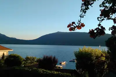 Image de Bord du lac, appartement 70m² avec jardin et accès lac par ponton