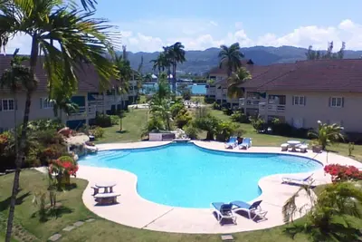 Image de Penthouse au paradis, 3 chambres comprend femme de ménage \/ cuisinier