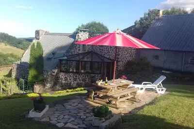 Image de Auvergne Puy de dôme 1140 m calme et détente assuré piscine chauffée