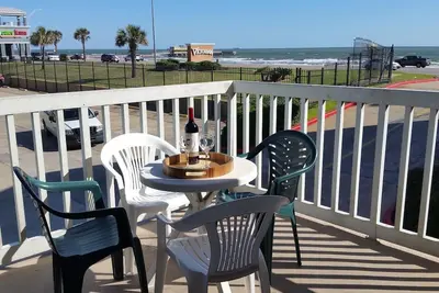 Image de Soleil, Surf, Mer! Superbes vues et brise de l'océan depuis le grand balcon!