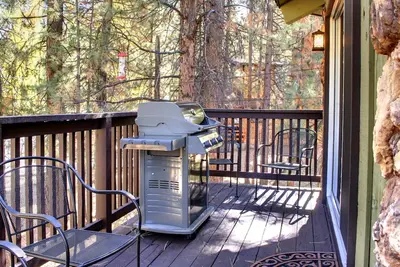 Image de Chalet propre, moderne et confortable * À pied du Sommet Sommet * 1 Mile to Village & Lake!