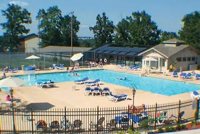 Image de 10 personnes, 4 Br Avec 3 Bath (Loft Br a 1queen & 2twins), Golf Vue Accès au lac
