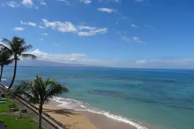 Image de West Maui Beachfront Luxury Condo 30 étapes de l'océan!