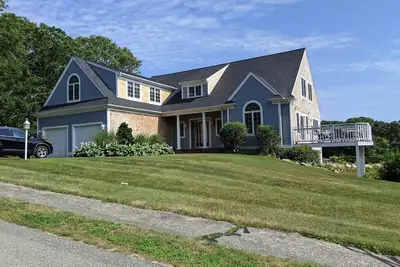 Image de Spacieuse maison 4br Cap avec vue sur l'eau.