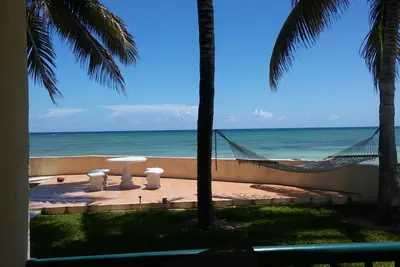 Image de Magnifique rez-de-chaussée 3 Br Oceanfront Condo. Vues et couchers de soleil incroyables!