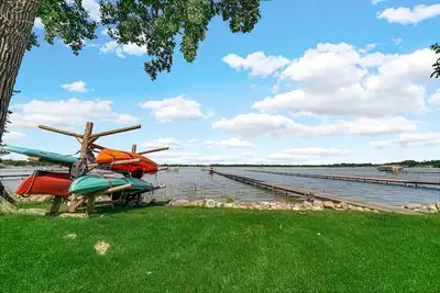 Image de Superbe maison sur l'eau avec vue imprenable, quai privé, paddle board, kayaks