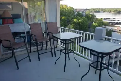 Image de Spacieux 3 Br Penthouse Townhouse