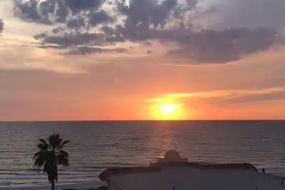 Image de Venez vous détendre et profiter de ce que la plage a à offrir