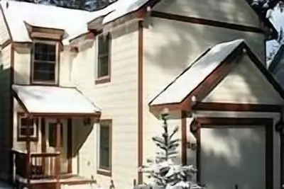 Image de Maison à trois niveaux loin de chez soi - Près de la rivière Big Thompson