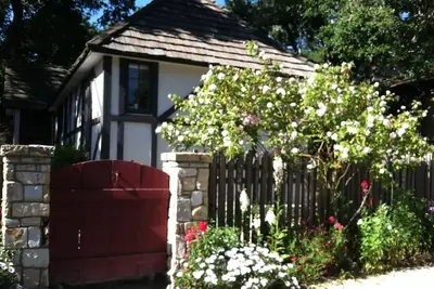 Image de Cotswold Cottage à Carmel-by-the-sea