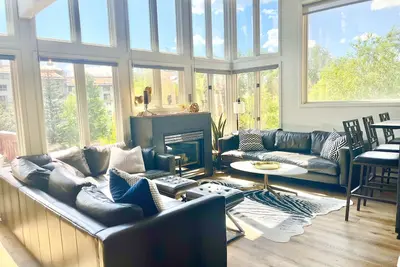 Image de 2Bdrm + Loft Shirana Penthouse Mountain Village Core Ski in / out