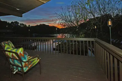 Image de Ozarks Lone Star Cabin - Belle maison de 5 chambres Ă coucher / 3 chambres au bord du lac