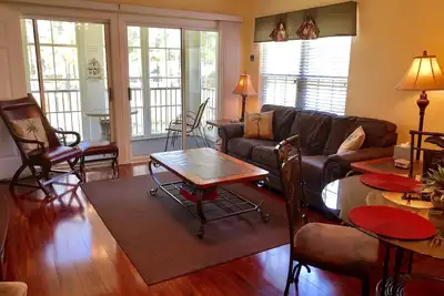 Image de Condo abordable et confortable 2bd / 2ba Sea Trail