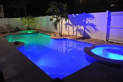 Image de 250 marches à pied vers le golfe du Mexique Et une piscine à faible chlore!