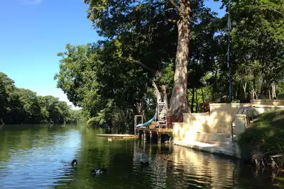Image de Riverfront House on Guadalupe-3br W \/ Opt 4br -Texas Hill Country-Day's Away House