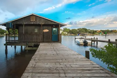 Image de La BoatHouse sur la rivière Hillsborough - Profitez de la rivière et des vues sur l'eau du centre-ville