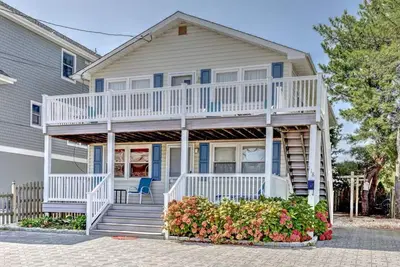 Image de Ocean Block 6ème de la plage - Récemment meublé 3 Br, 8 personnes (2e étage de Duplex)