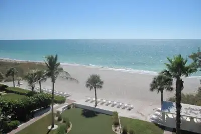Image de Direct Gulf Front Condo au dernier étage, unité de coin