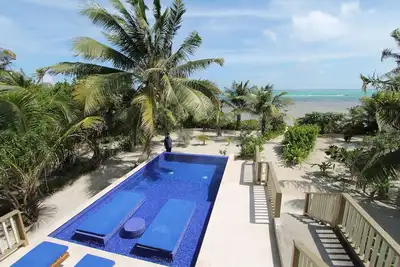 Image de Front de mer à la maison avec piscine! ! ! !