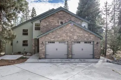 Image de Luxe 5 chambres 4. 5 salle de bain Shaver Lake Home dans Wildflower Village