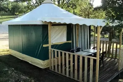 Image de Bungalow toilé 16m² Souillac sam sans sanitaires 5 pers (samedi au samedi) 5 personnes