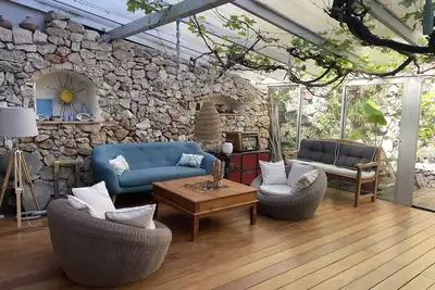 Image de Antibes Rez de Jardin 3 * calme dans maison de ville au coeur de la cité