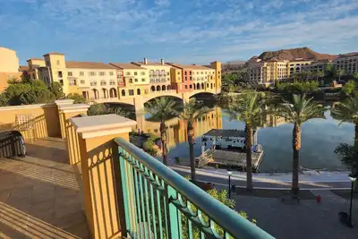 Image de Condo 3 chambres au bord du lac, Montelago Village, Lake Las Vegas