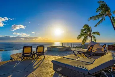 Image de Hale Laule'a Intimité, piscine, vue panoramique sur l'océan