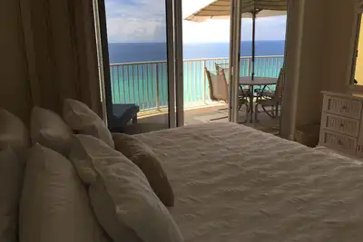 Image de Grand Balcon PRIVÉ avec vue imprenable sur le golfe!