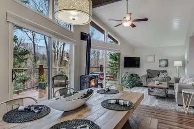Image de Pete's Place sur le ruisseau Four Mile