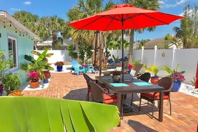 Image de 🐬 Meilleure Offre Snsb Beautiful Beachy Private Home Lg. Cour arrière, marche à tous