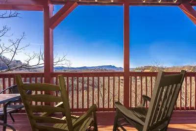 Image de Une vue majestueuse: vues spectaculaires, piscine du complexe, cinéma maison, Premier +, proche des attractions!