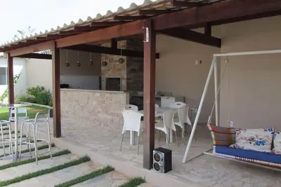 Image de Maison Standard Avec Piscine Et Churrasqueira