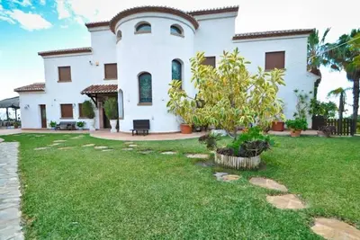 Image de Villa de luxe jacuzzi, piscine privée, bbq et jardin