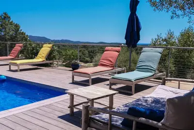 Image de Villa moderne au calme avec piscine, proche de la plage de St Cyprie