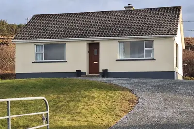 Image de Elevated Site In Peaceful Donegal Bright Cottage - Fantastic Sea & Mountain view