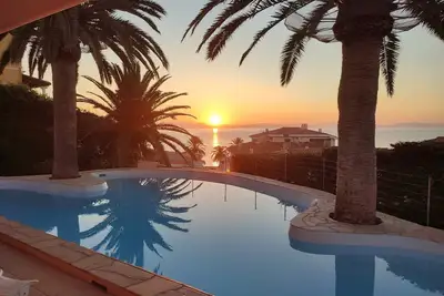 Image de Nea Villa, piscine, terrasse panoramique à 70 mt de la mer!