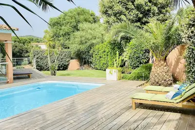 Image de Haut De Villa Independant Avec Piscine Et Jardin Prives