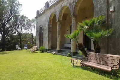 Image de Villa Fin 800 Antique Situe Dans Un Parc Entre Etna, La Mer Et Taormina