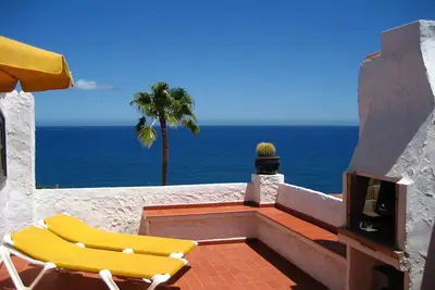 Image de super détente, pure paix sur la plage de Morro Besudo