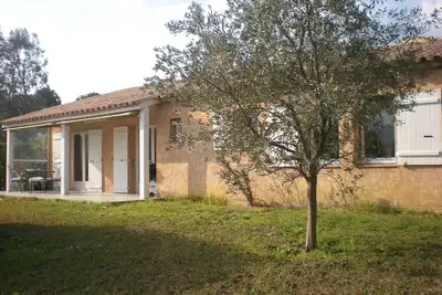 Image de Villa climatisée de 100m² sur 700 m² de terrain clos arboré, dans parc sécurisé