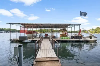 Image de Emplacement de Grt Cove! - Sup 8mm & Kayak dock avec toboggan, ascenseur, barre tiki, sup