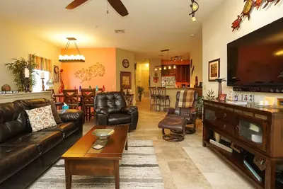 Image de Emplacement! Emplacement! Condo 3br dans Resort Community 2 miles de Disney World